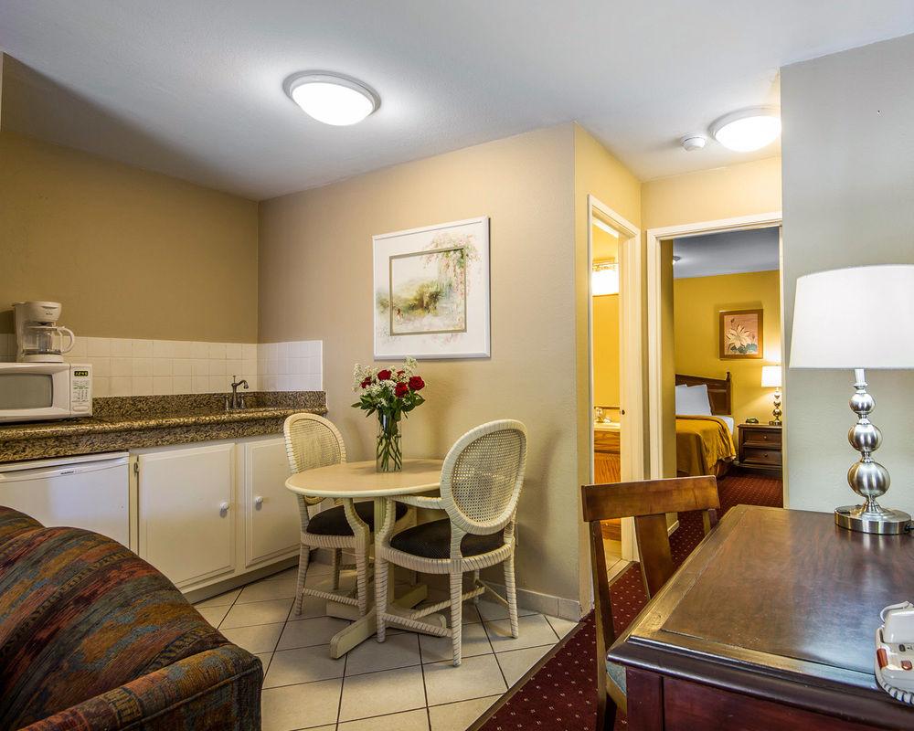 Scottish Fairway Inn Монтерей Екстер'єр фото
