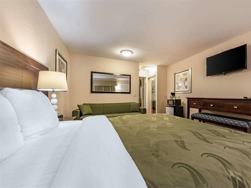 Scottish Fairway Inn Монтерей Екстер'єр фото