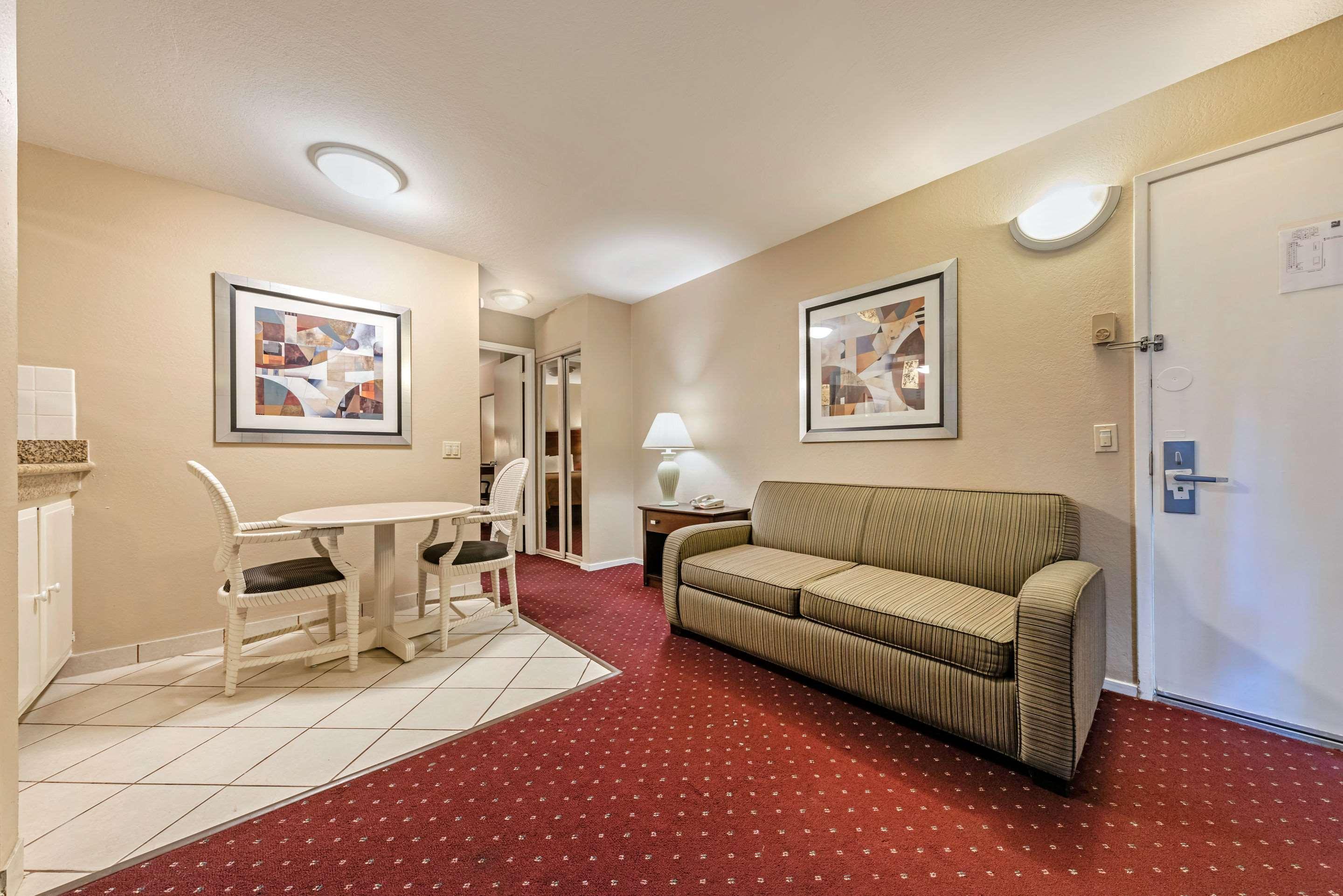 Scottish Fairway Inn Монтерей Екстер'єр фото