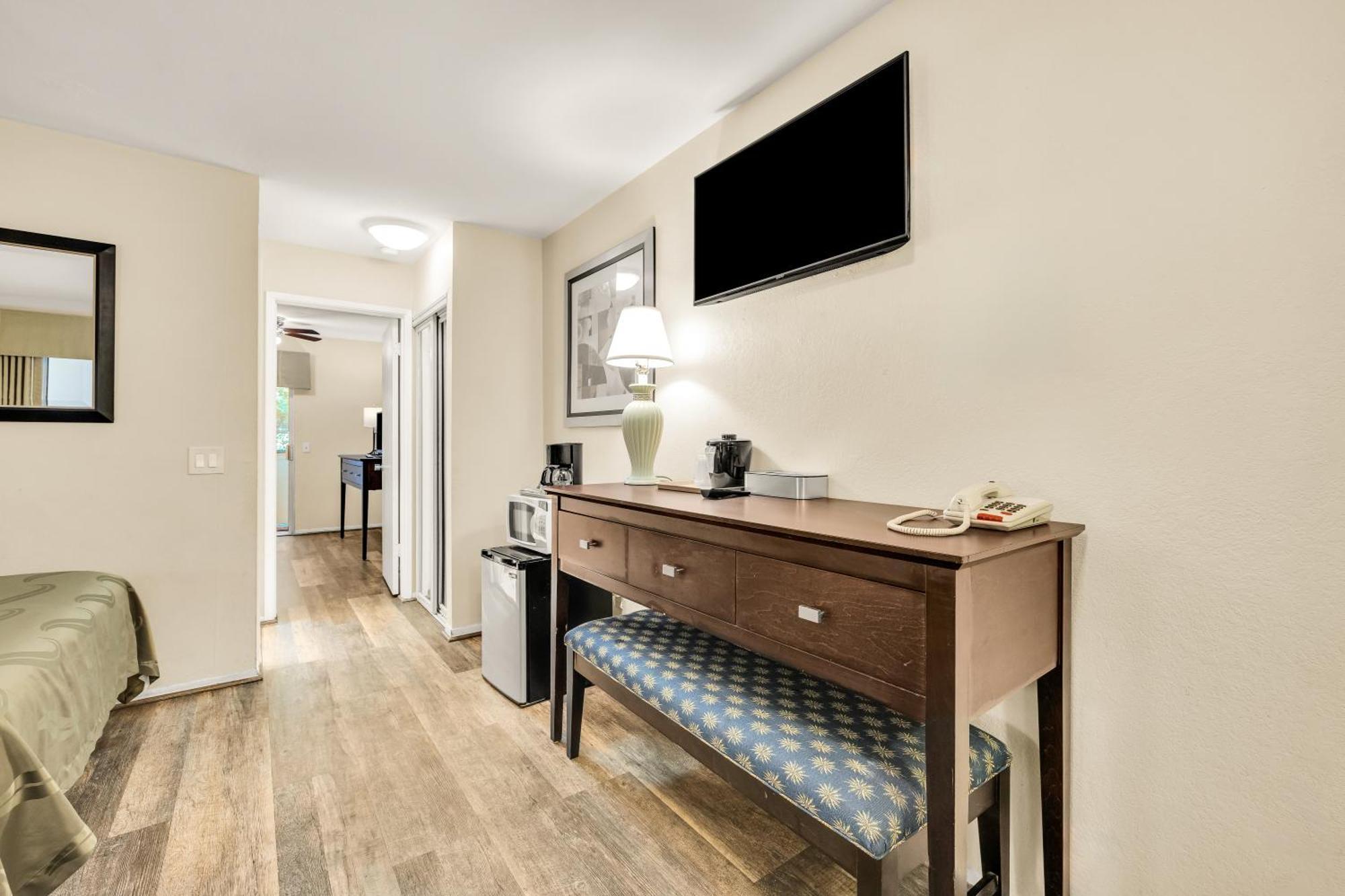 Scottish Fairway Inn Монтерей Екстер'єр фото